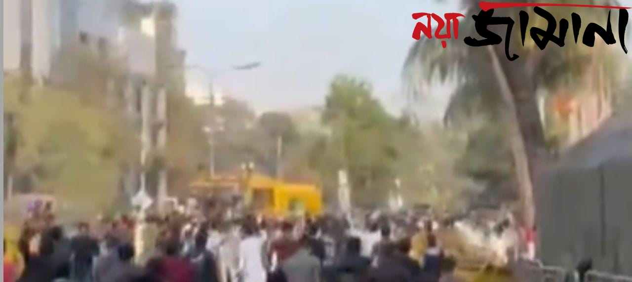 ফের রণক্ষেত্র বাংলাদেশ! ইউনূসের বাসভবন ঘেরাও, পুলিশি অভিযানে আহত বহু