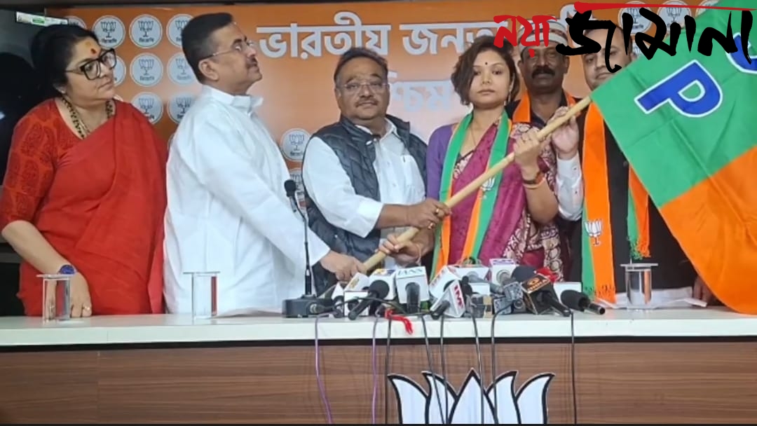 একই পরিবারে দুই ফুল, চাপে বাম কুল, পদ্ম শিবিরে যোগ ক্ষিতি-কন্যা কস্তুরীর