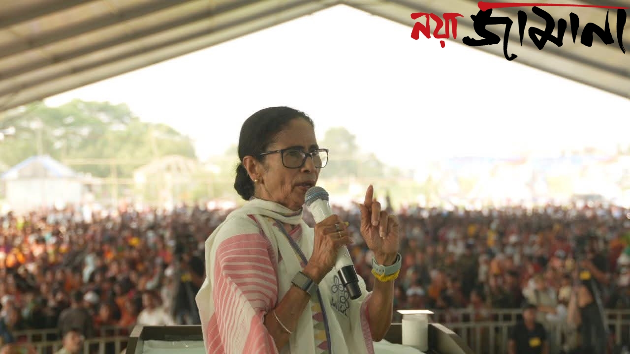 সরকারি মঞ্চে ‘রাজনৈতিক প্রচারের’ অভিযোগ, মমতার নিশানায় মোদী