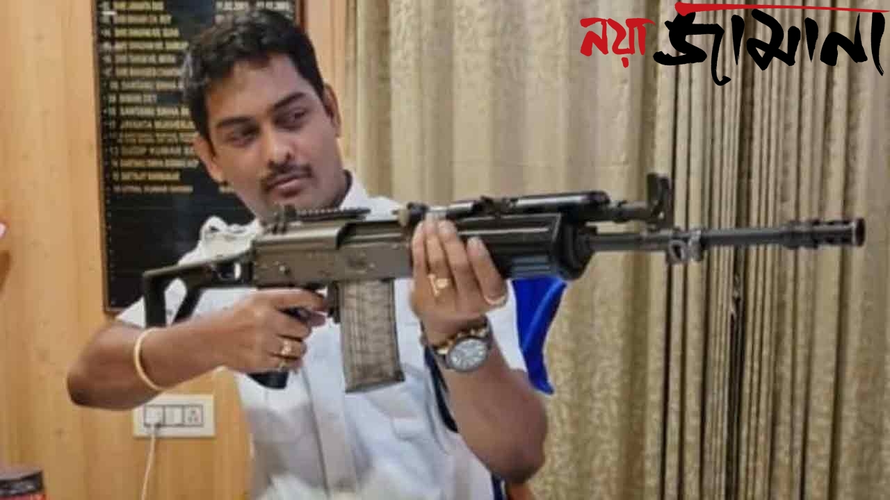 ওর্দিতে বন্দুক হাতে ছবি, সাসপেন্ড কালীঘাটের ওসি