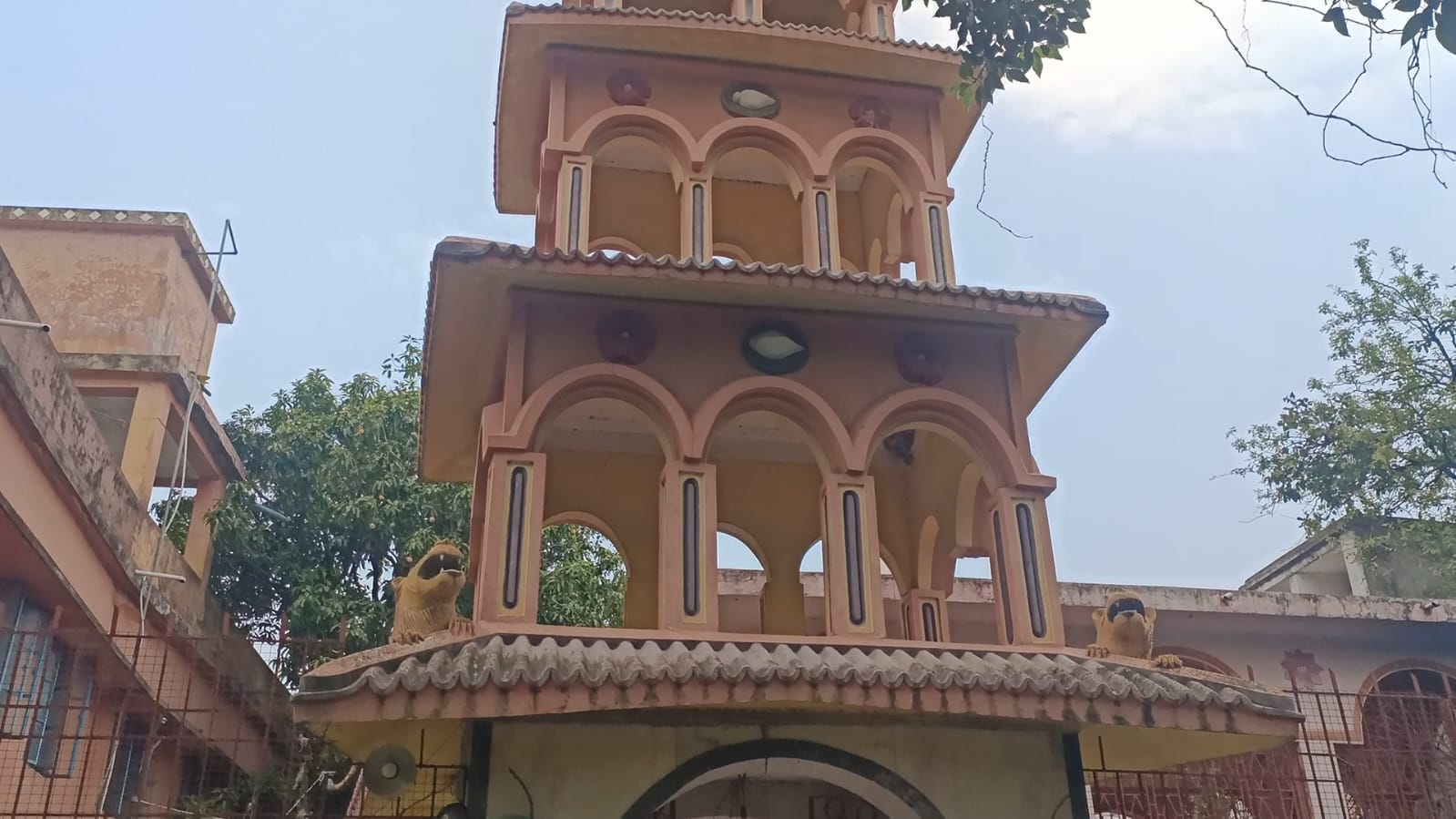 তারাপীঠের ছিন্নমস্তা মন্দিরে ভক্তদের ভিড়, অলৌকিক বিশ্বাসে বাড়ছে আস্থা!