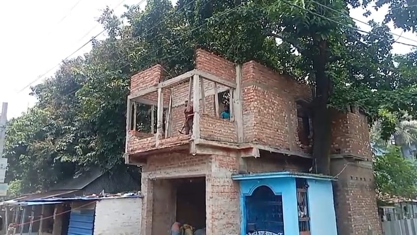 অসামাজিক কাজকর্মের অভিযোগ, জনরোষ আছড়ে পড়ল তৃণমূল পার্টি অফিসে