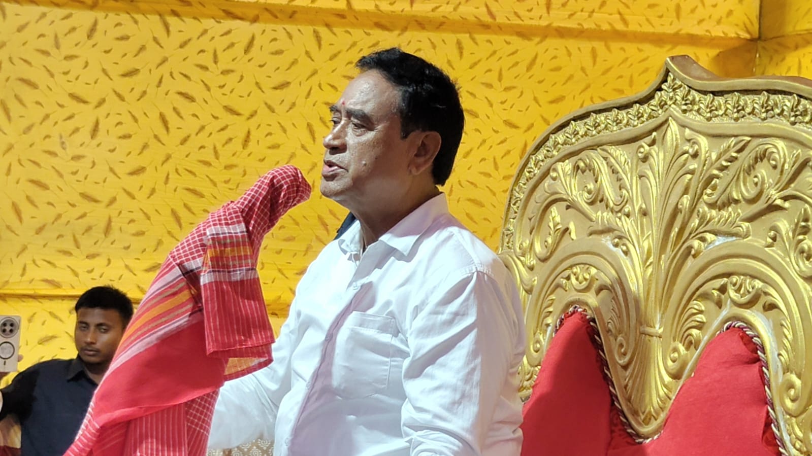 অনন্ত মহারাজের বিস্ফোরক মন্তব্য  'মহারাজা না থাকলে স্বাধীনতাই হতো না!'